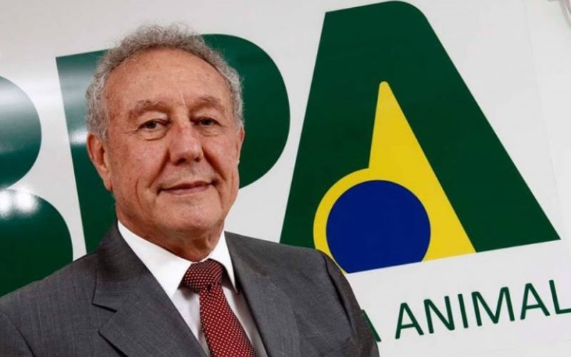 Agroindústria de SC homenageia presidente da ABPA