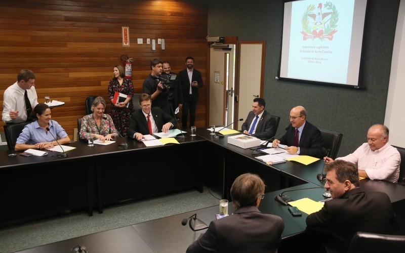 Secretário da Agricultura Ricardo de Gouveia participa de reunião da Comissão de Agricultura da assembleia legislativa