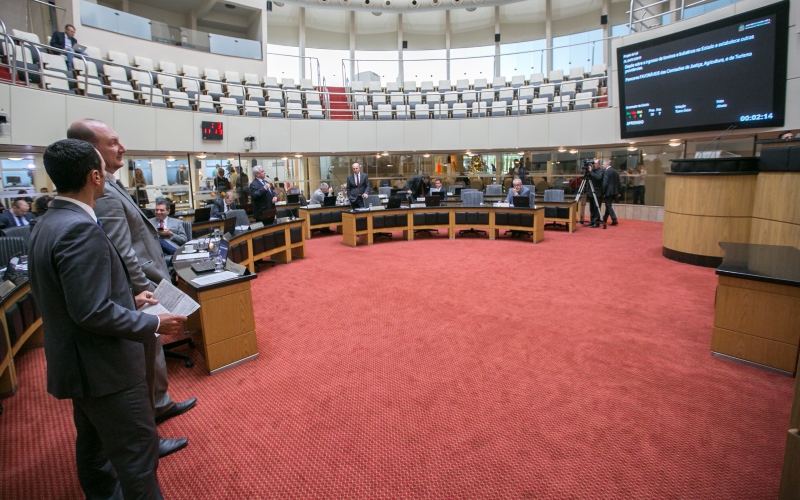 Aprovada lei que controla entrada de animais de outros Estados em SC