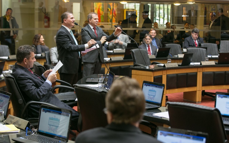 Deputados cobram recursos para rodovias federais no Oeste