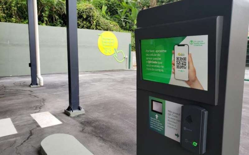 Cooper cria “drive-thru” para retirada de compras feitas pela internet