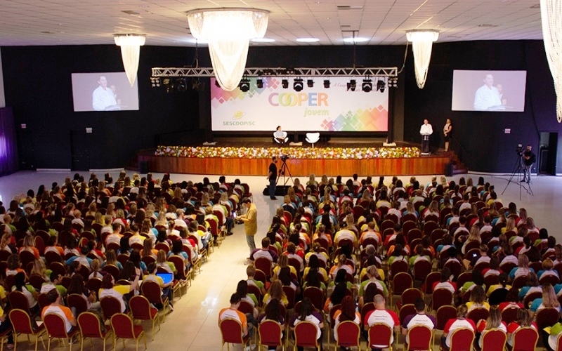 Encontro Estadual do Cooperjovem celebra 18 anos de educação para a cooperação nas escolas catarinenses