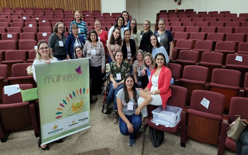 Sescoop-SC promove formação do Programa Mulheres Cooperativistas