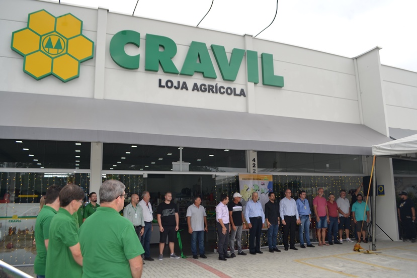 Cravil reinaugura filial em Timbó