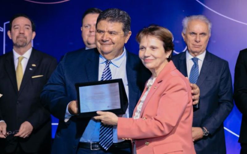 Sistema OCB presta homenagem à ex-ministra Tereza Cristina