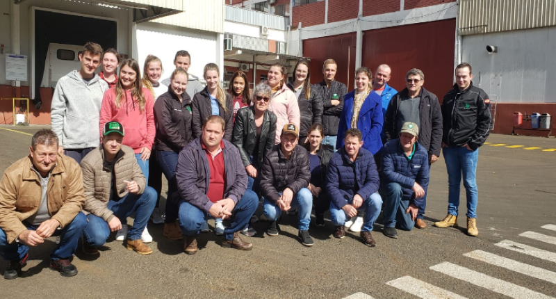 Grupo do QT Rural de Cunhataí visita unidades da Aurora e Auriverde