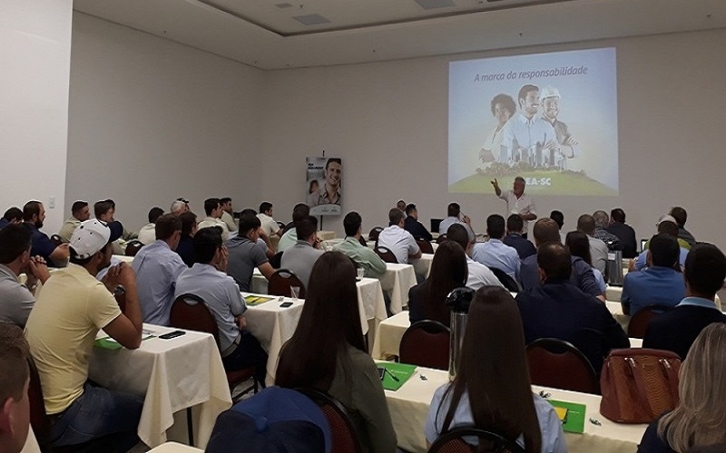 Seminário de Departamentos Técnicos reúne 68 agrônomos e técnicos agrícolas em Chapecó