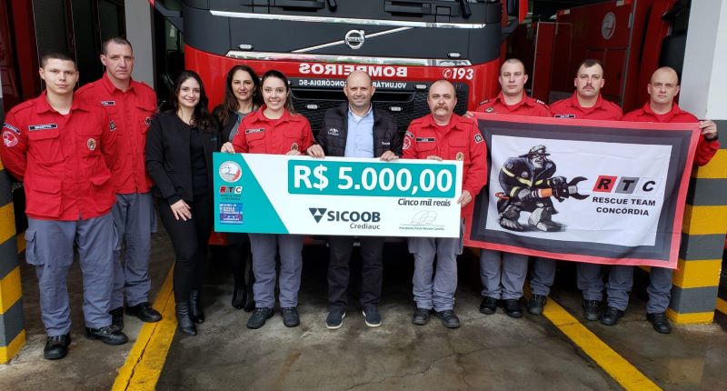 Sicoob Crediauc patrocina Bombeiros Voluntários em competição internacional