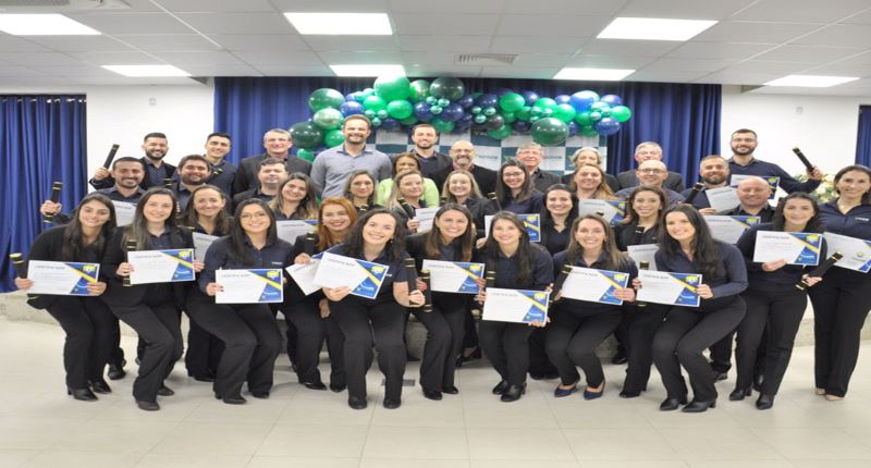 Sicoob Credija forma primeira turma de funcionários em Curso de Libras