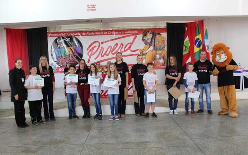 “Sicoob Mais Educação” premia alunos de Mondaí