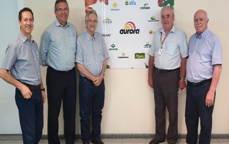 Presidente e gerentes do Sicoob Central SC/RS visitam a Aurora Alimentos