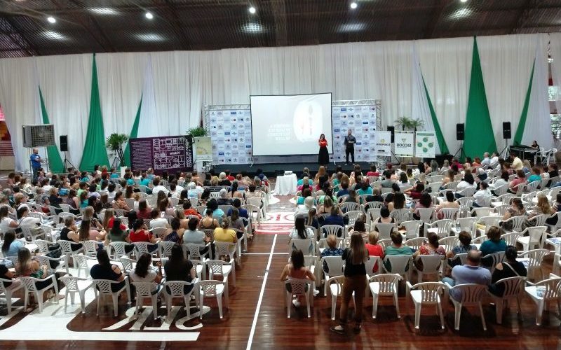 Coopervil e Sicoob promovem palestra para as mulheres